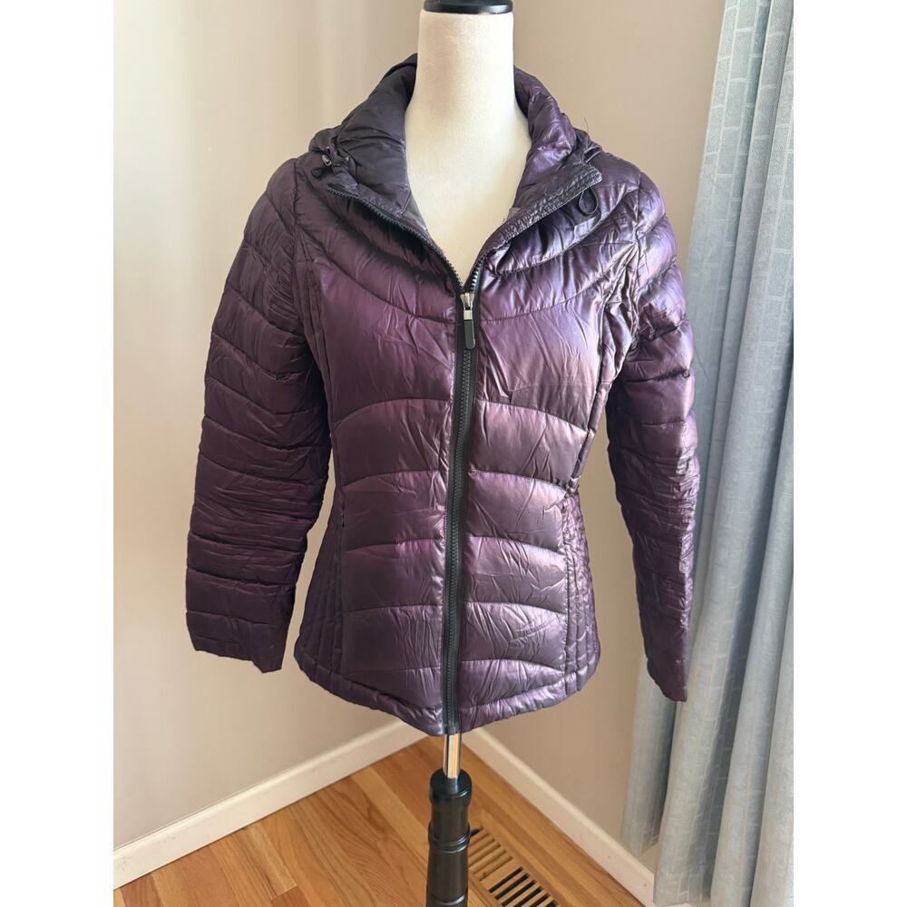 Andrew Marc Packable Hooded Down‎ Jacket w Bag Purple Iridescent Sz Small Travel
